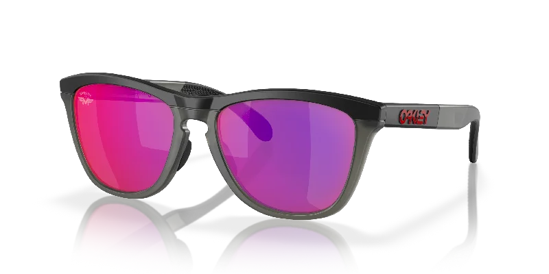 Men's mirrored sunglasses for a trendy appearance Oakley Frogskins™ Range Maverick Vinales Signature Series Men's mirrored sunglasses for a trendy appearance Oakley Frogskins™ Range Maverick Vinales Signature Series