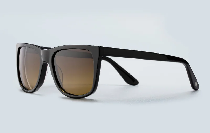 Men's leather - trimmed sunglasses for a luxurious feel​​ Iconic I