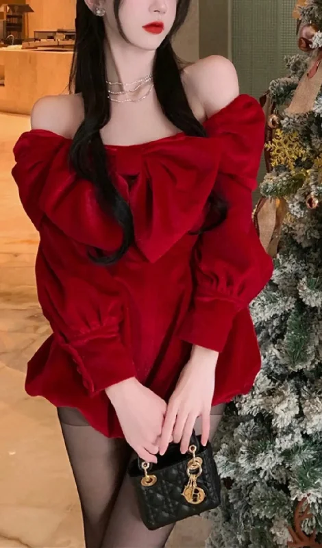 OFF-SHOULDER BOW VELVET MINI DRESS IN RED