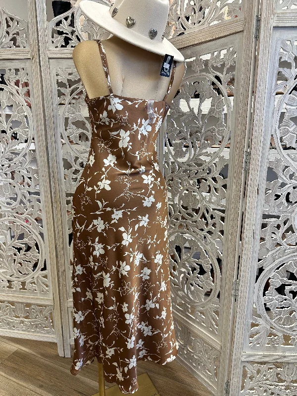 Satin Brown Floral Midi Dress- Not Stretchy 100% poliéster