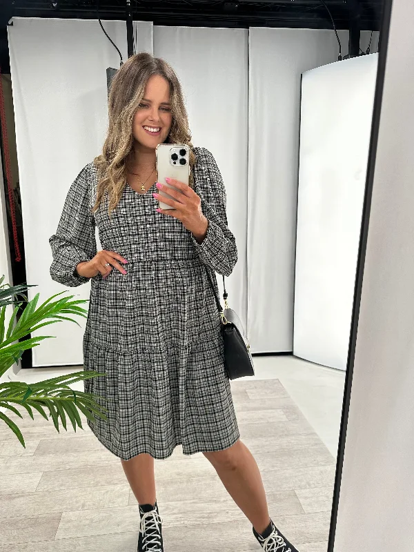 Shine On Label Long Sleeve Luca Gingham Tiered Midi Dress Black White