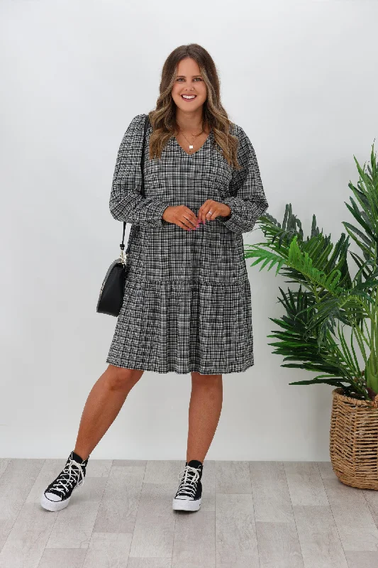 Shine On Label Long Sleeve Luca Gingham Tiered Midi Dress Black White