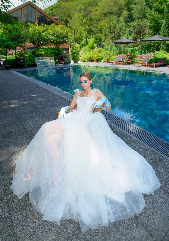 Breathtaking Spaghetti Straps Wedding Gown