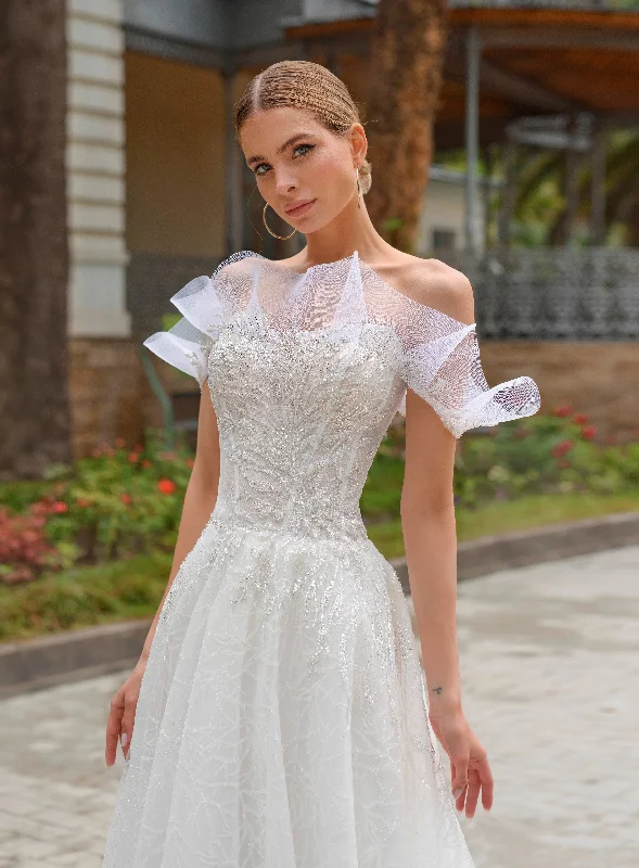 Elegant Strapless A-Line Glitter Wedding Dress