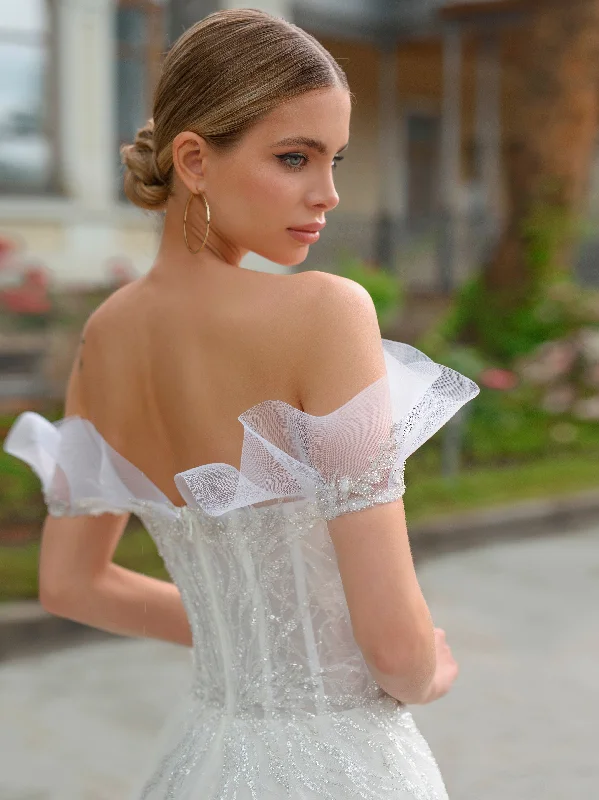 Elegant Strapless A-Line Glitter Wedding Dress