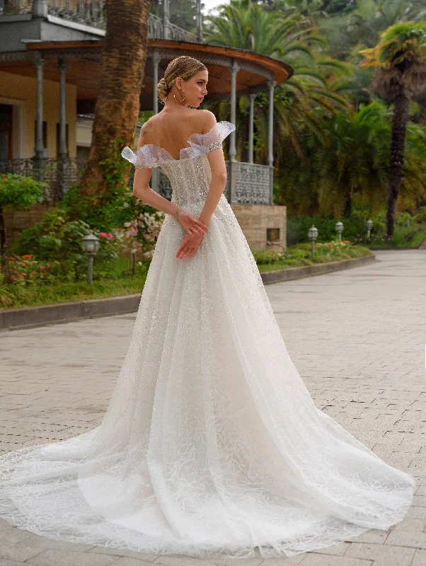 Elegant Strapless A-Line Glitter Wedding Dress