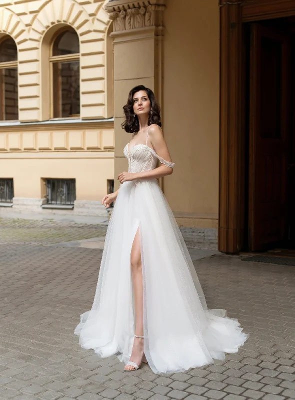 Gorgeous A-line Spaghetti Strap Wedding Gown