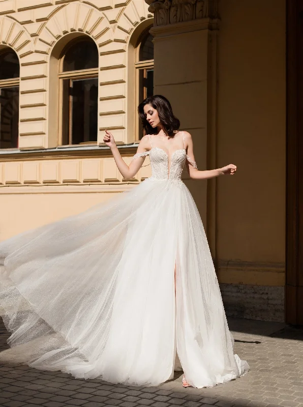 Gorgeous A-line Spaghetti Strap Wedding Gown