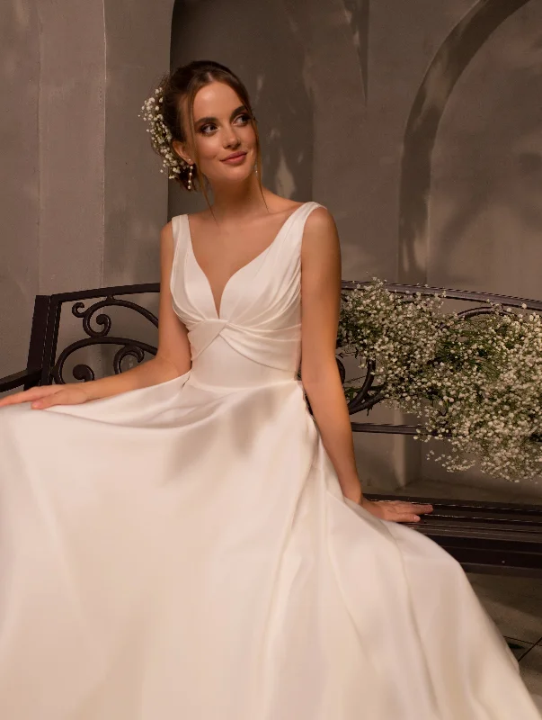 Petite Minimalist A-Line Wedding Dress