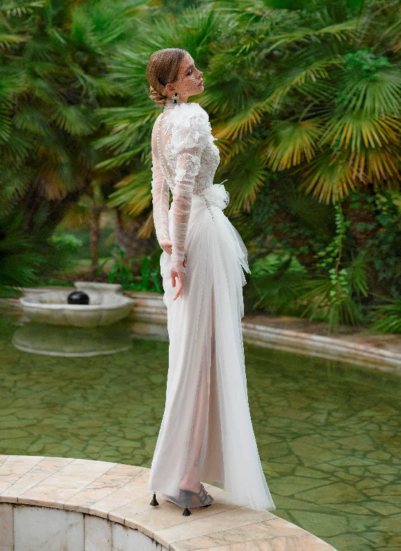 Stunning Long Sheer Sleeve Sheath Wedding Dress