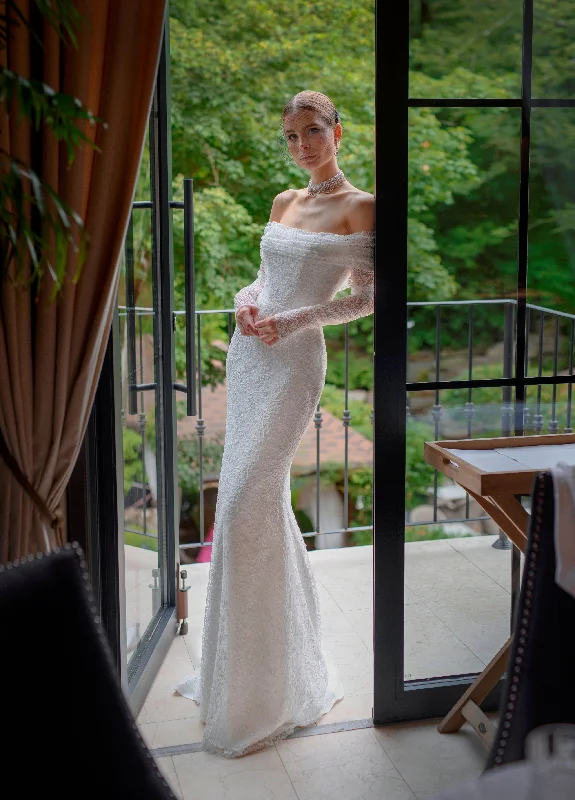 Timeless Off-Shoulder Lace Mermaid Wedding Dress